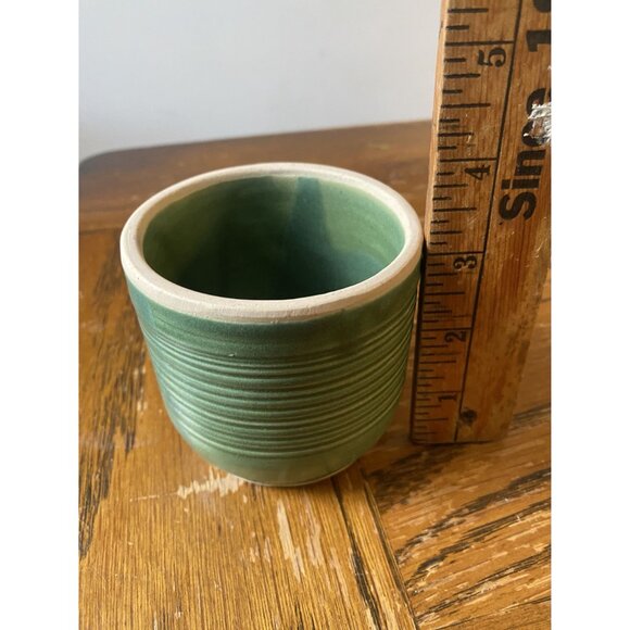 Handcrafted Green Ceramic Planter Or Cup With Ribbed Design By B.Heaton - Picture 5 of 5